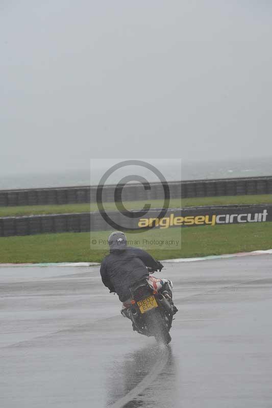 Motorcycle action photographs;anglesey circuit;anglesey trackday photographs;event digital images;eventdigitalimages;no limits trackday;oulton park circuit cheshire;peter wileman photography;trackday;trackday digital images;trackday photos;ty croes circuit wales