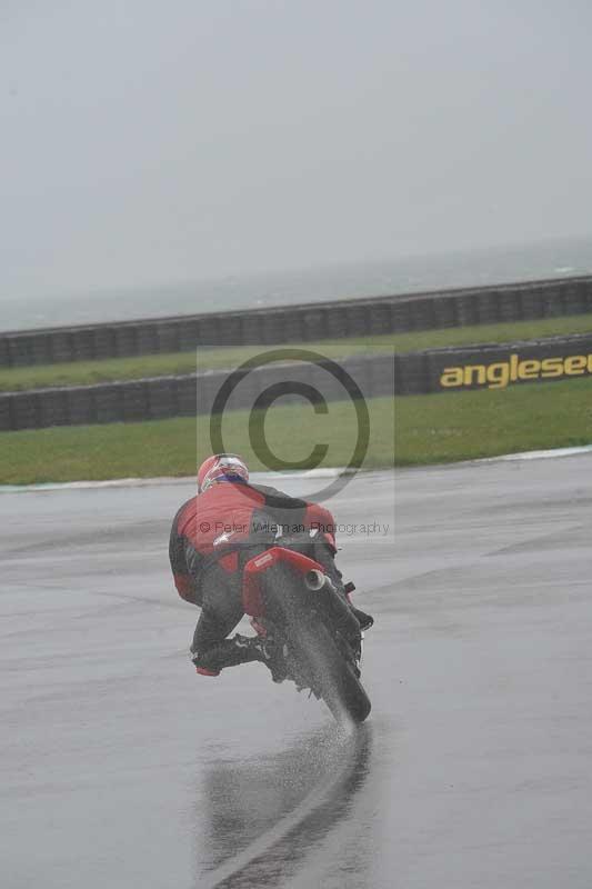 Motorcycle action photographs;anglesey circuit;anglesey trackday photographs;event digital images;eventdigitalimages;no limits trackday;oulton park circuit cheshire;peter wileman photography;trackday;trackday digital images;trackday photos;ty croes circuit wales