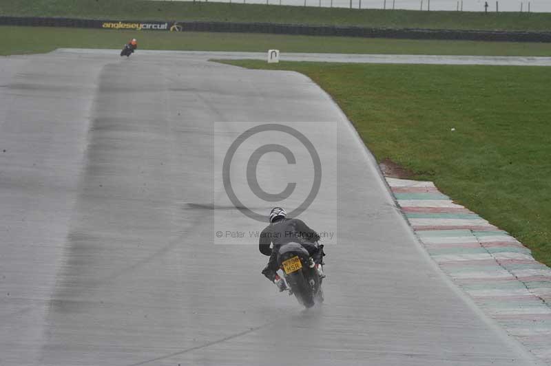 Motorcycle action photographs;anglesey circuit;anglesey trackday photographs;event digital images;eventdigitalimages;no limits trackday;oulton park circuit cheshire;peter wileman photography;trackday;trackday digital images;trackday photos;ty croes circuit wales