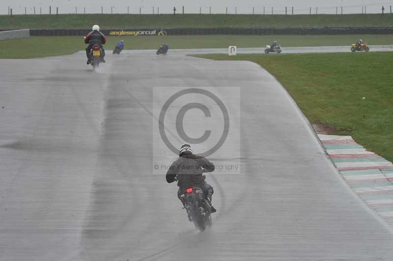 Motorcycle action photographs;anglesey circuit;anglesey trackday photographs;event digital images;eventdigitalimages;no limits trackday;oulton park circuit cheshire;peter wileman photography;trackday;trackday digital images;trackday photos;ty croes circuit wales