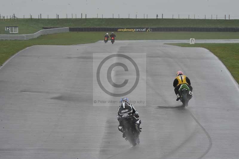 Motorcycle action photographs;anglesey circuit;anglesey trackday photographs;event digital images;eventdigitalimages;no limits trackday;oulton park circuit cheshire;peter wileman photography;trackday;trackday digital images;trackday photos;ty croes circuit wales