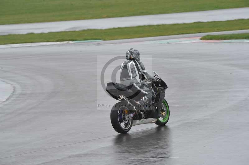 Motorcycle action photographs;anglesey circuit;anglesey trackday photographs;event digital images;eventdigitalimages;no limits trackday;oulton park circuit cheshire;peter wileman photography;trackday;trackday digital images;trackday photos;ty croes circuit wales