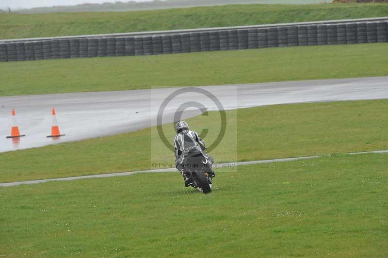 Motorcycle action photographs;anglesey circuit;anglesey trackday photographs;event digital images;eventdigitalimages;no limits trackday;oulton park circuit cheshire;peter wileman photography;trackday;trackday digital images;trackday photos;ty croes circuit wales