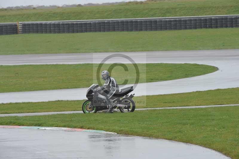 Motorcycle action photographs;anglesey circuit;anglesey trackday photographs;event digital images;eventdigitalimages;no limits trackday;oulton park circuit cheshire;peter wileman photography;trackday;trackday digital images;trackday photos;ty croes circuit wales