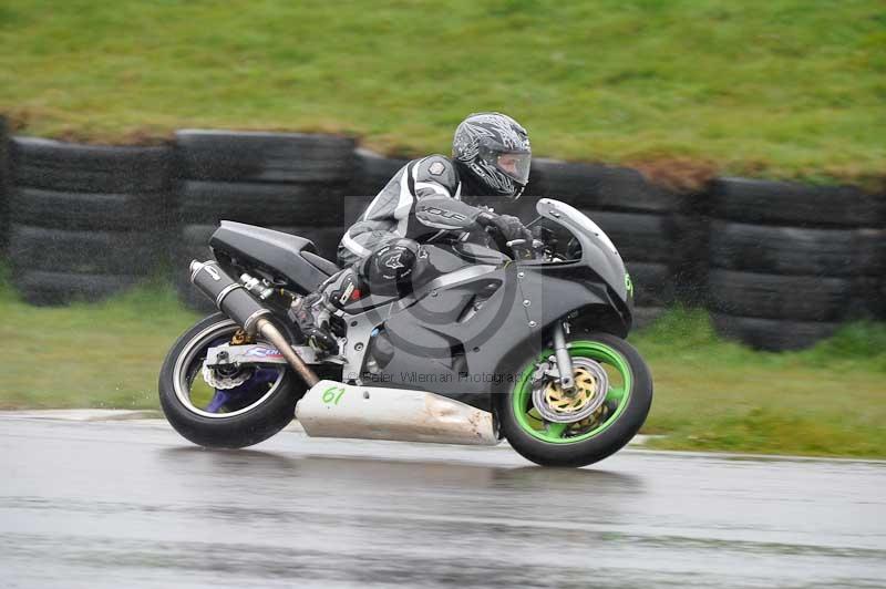 Motorcycle action photographs;anglesey circuit;anglesey trackday photographs;event digital images;eventdigitalimages;no limits trackday;oulton park circuit cheshire;peter wileman photography;trackday;trackday digital images;trackday photos;ty croes circuit wales