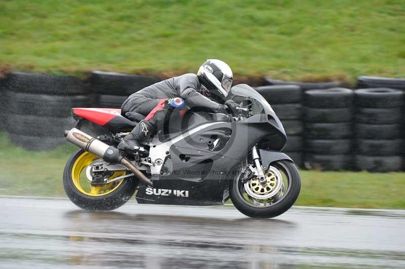 Motorcycle action photographs;anglesey circuit;anglesey trackday photographs;event digital images;eventdigitalimages;no limits trackday;oulton park circuit cheshire;peter wileman photography;trackday;trackday digital images;trackday photos;ty croes circuit wales