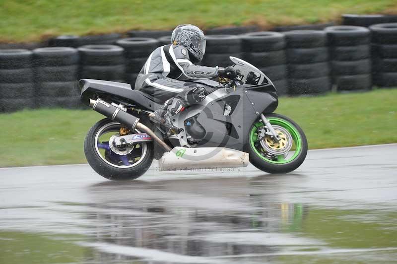 Motorcycle action photographs;anglesey circuit;anglesey trackday photographs;event digital images;eventdigitalimages;no limits trackday;oulton park circuit cheshire;peter wileman photography;trackday;trackday digital images;trackday photos;ty croes circuit wales