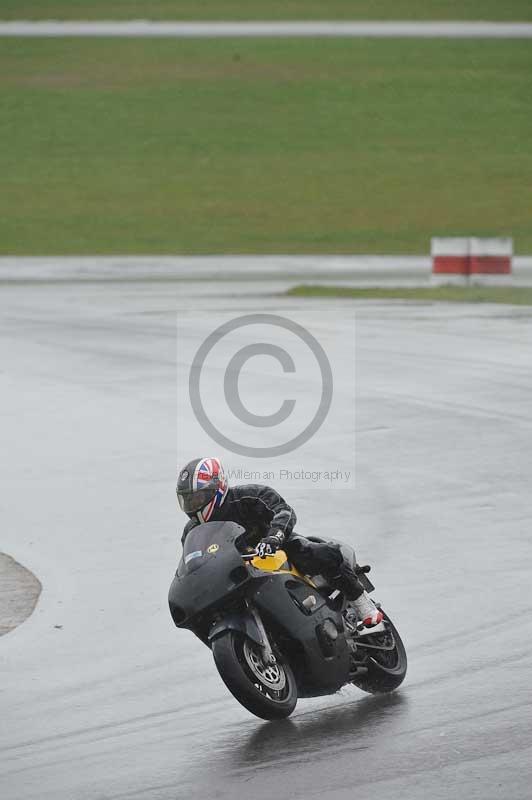 Motorcycle action photographs;anglesey circuit;anglesey trackday photographs;event digital images;eventdigitalimages;no limits trackday;oulton park circuit cheshire;peter wileman photography;trackday;trackday digital images;trackday photos;ty croes circuit wales