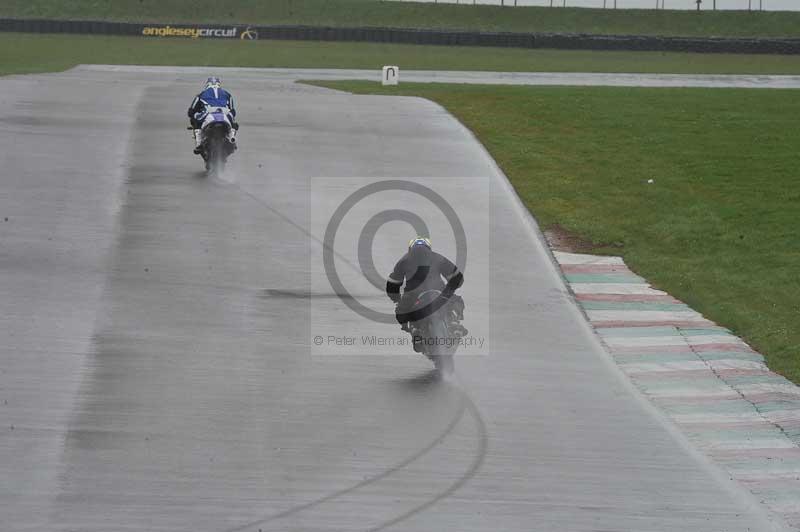 Motorcycle action photographs;anglesey circuit;anglesey trackday photographs;event digital images;eventdigitalimages;no limits trackday;oulton park circuit cheshire;peter wileman photography;trackday;trackday digital images;trackday photos;ty croes circuit wales