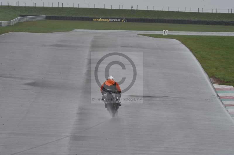 Motorcycle action photographs;anglesey circuit;anglesey trackday photographs;event digital images;eventdigitalimages;no limits trackday;oulton park circuit cheshire;peter wileman photography;trackday;trackday digital images;trackday photos;ty croes circuit wales