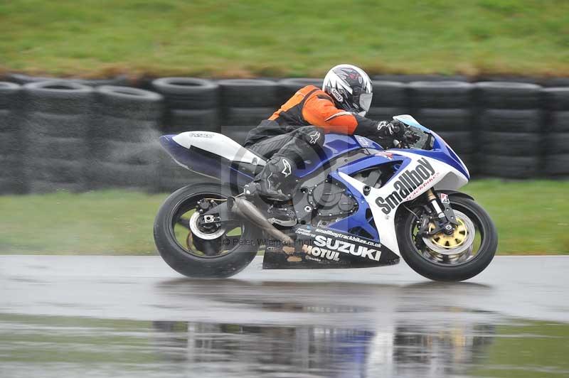 Motorcycle action photographs;anglesey circuit;anglesey trackday photographs;event digital images;eventdigitalimages;no limits trackday;oulton park circuit cheshire;peter wileman photography;trackday;trackday digital images;trackday photos;ty croes circuit wales