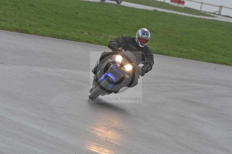 Motorcycle action photographs;anglesey circuit;anglesey trackday photographs;event digital images;eventdigitalimages;no limits trackday;oulton park circuit cheshire;peter wileman photography;trackday;trackday digital images;trackday photos;ty croes circuit wales