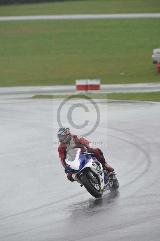 Motorcycle action photographs;anglesey circuit;anglesey trackday photographs;event digital images;eventdigitalimages;no limits trackday;oulton park circuit cheshire;peter wileman photography;trackday;trackday digital images;trackday photos;ty croes circuit wales