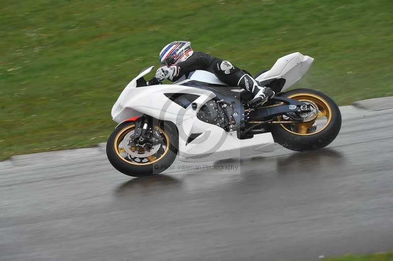 Motorcycle action photographs;anglesey circuit;anglesey trackday photographs;event digital images;eventdigitalimages;no limits trackday;oulton park circuit cheshire;peter wileman photography;trackday;trackday digital images;trackday photos;ty croes circuit wales