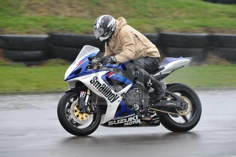 Motorcycle action photographs;anglesey circuit;anglesey trackday photographs;event digital images;eventdigitalimages;no limits trackday;oulton park circuit cheshire;peter wileman photography;trackday;trackday digital images;trackday photos;ty croes circuit wales