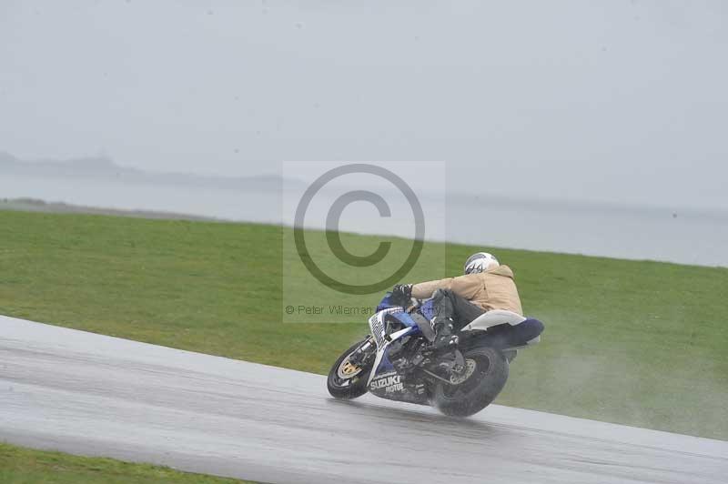 Motorcycle action photographs;anglesey circuit;anglesey trackday photographs;event digital images;eventdigitalimages;no limits trackday;oulton park circuit cheshire;peter wileman photography;trackday;trackday digital images;trackday photos;ty croes circuit wales