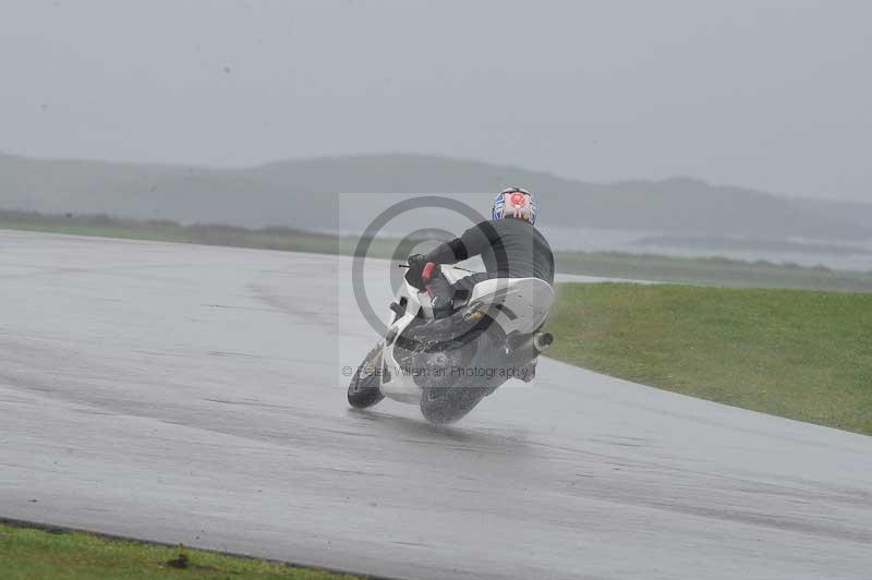 Motorcycle action photographs;anglesey circuit;anglesey trackday photographs;event digital images;eventdigitalimages;no limits trackday;oulton park circuit cheshire;peter wileman photography;trackday;trackday digital images;trackday photos;ty croes circuit wales