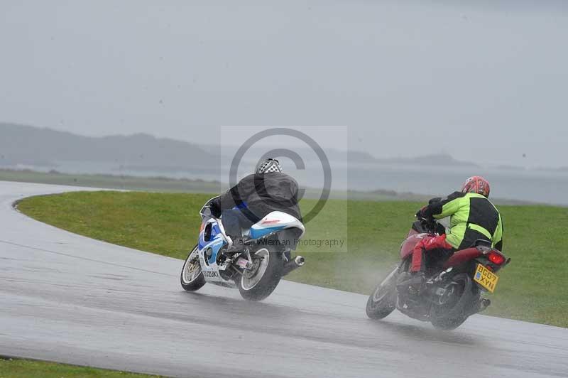 Motorcycle action photographs;anglesey circuit;anglesey trackday photographs;event digital images;eventdigitalimages;no limits trackday;oulton park circuit cheshire;peter wileman photography;trackday;trackday digital images;trackday photos;ty croes circuit wales