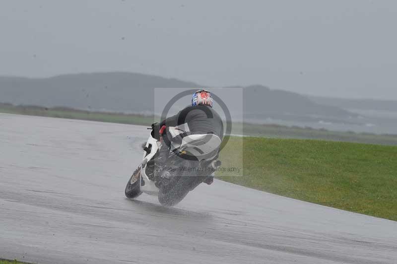 Motorcycle action photographs;anglesey circuit;anglesey trackday photographs;event digital images;eventdigitalimages;no limits trackday;oulton park circuit cheshire;peter wileman photography;trackday;trackday digital images;trackday photos;ty croes circuit wales