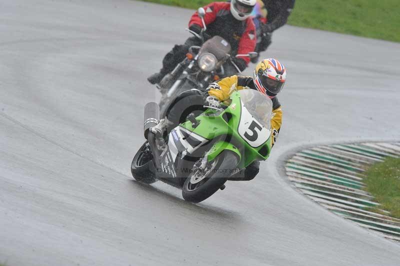 Motorcycle action photographs;anglesey circuit;anglesey trackday photographs;event digital images;eventdigitalimages;no limits trackday;oulton park circuit cheshire;peter wileman photography;trackday;trackday digital images;trackday photos;ty croes circuit wales