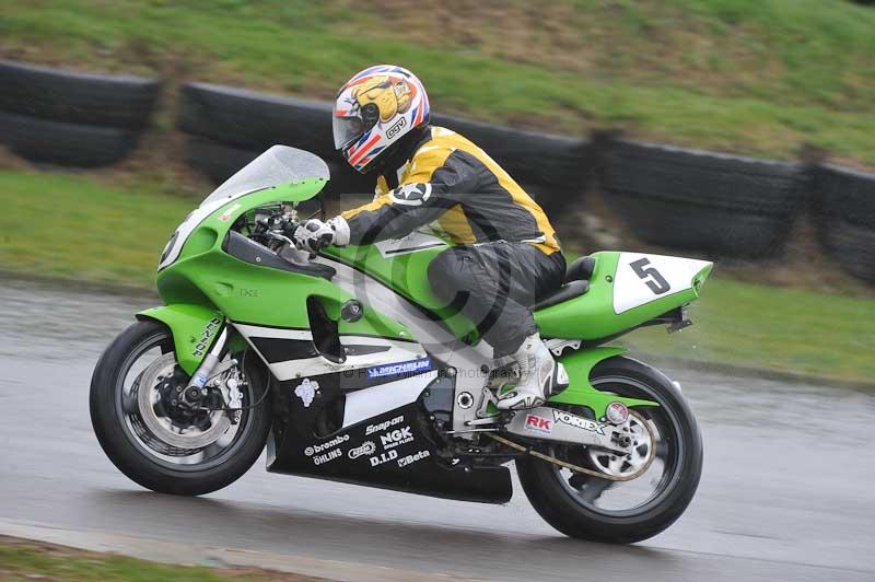 Motorcycle action photographs;anglesey circuit;anglesey trackday photographs;event digital images;eventdigitalimages;no limits trackday;oulton park circuit cheshire;peter wileman photography;trackday;trackday digital images;trackday photos;ty croes circuit wales