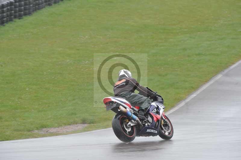 Motorcycle action photographs;anglesey circuit;anglesey trackday photographs;event digital images;eventdigitalimages;no limits trackday;oulton park circuit cheshire;peter wileman photography;trackday;trackday digital images;trackday photos;ty croes circuit wales