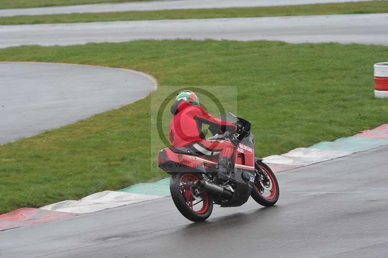 Motorcycle action photographs;anglesey circuit;anglesey trackday photographs;event digital images;eventdigitalimages;no limits trackday;oulton park circuit cheshire;peter wileman photography;trackday;trackday digital images;trackday photos;ty croes circuit wales