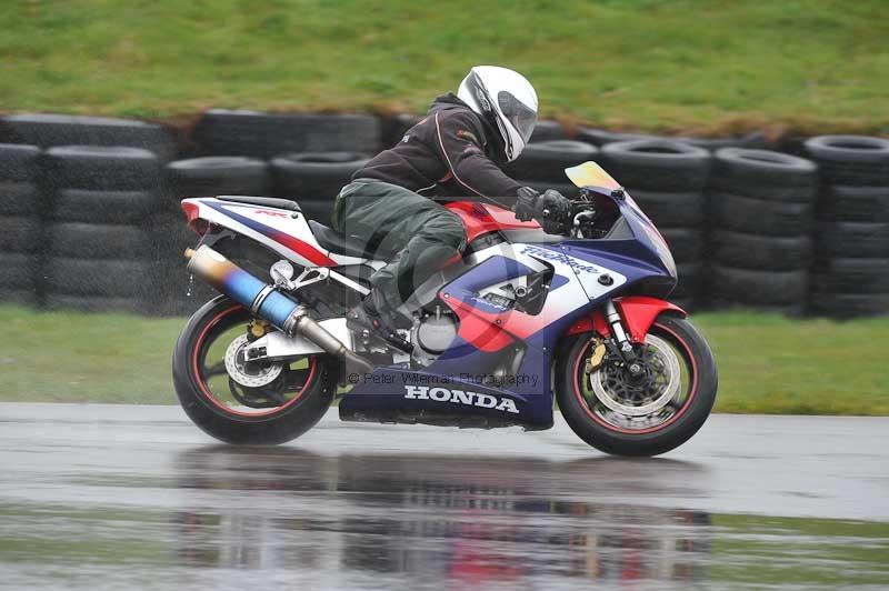 Motorcycle action photographs;anglesey circuit;anglesey trackday photographs;event digital images;eventdigitalimages;no limits trackday;oulton park circuit cheshire;peter wileman photography;trackday;trackday digital images;trackday photos;ty croes circuit wales