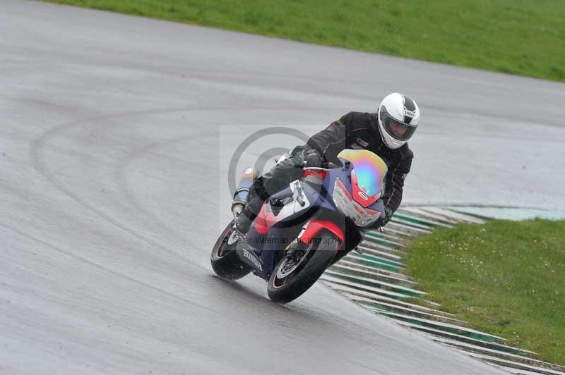 Motorcycle action photographs;anglesey circuit;anglesey trackday photographs;event digital images;eventdigitalimages;no limits trackday;oulton park circuit cheshire;peter wileman photography;trackday;trackday digital images;trackday photos;ty croes circuit wales