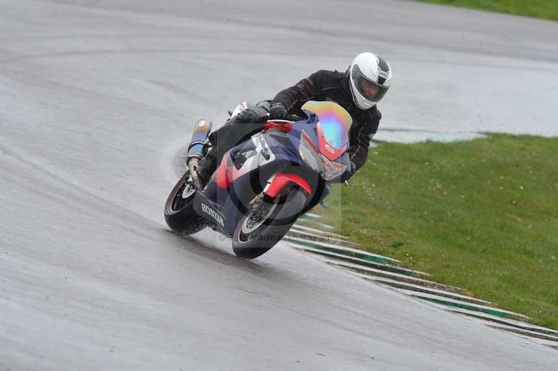 Motorcycle action photographs;anglesey circuit;anglesey trackday photographs;event digital images;eventdigitalimages;no limits trackday;oulton park circuit cheshire;peter wileman photography;trackday;trackday digital images;trackday photos;ty croes circuit wales