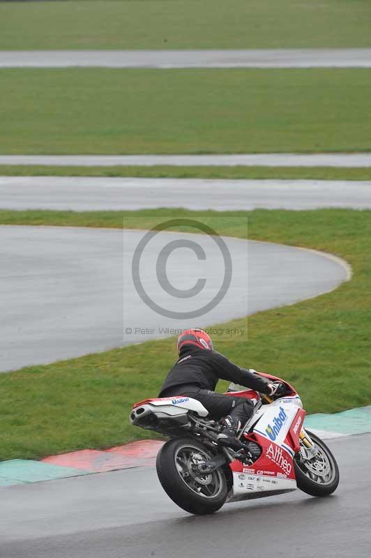 Motorcycle action photographs;anglesey circuit;anglesey trackday photographs;event digital images;eventdigitalimages;no limits trackday;oulton park circuit cheshire;peter wileman photography;trackday;trackday digital images;trackday photos;ty croes circuit wales