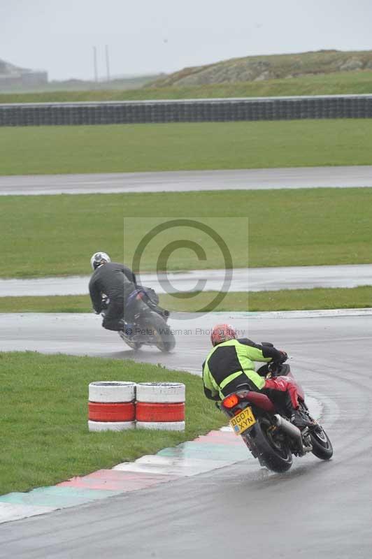 Motorcycle action photographs;anglesey circuit;anglesey trackday photographs;event digital images;eventdigitalimages;no limits trackday;oulton park circuit cheshire;peter wileman photography;trackday;trackday digital images;trackday photos;ty croes circuit wales