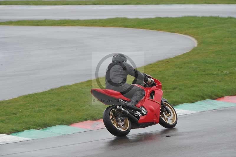 Motorcycle action photographs;anglesey circuit;anglesey trackday photographs;event digital images;eventdigitalimages;no limits trackday;oulton park circuit cheshire;peter wileman photography;trackday;trackday digital images;trackday photos;ty croes circuit wales