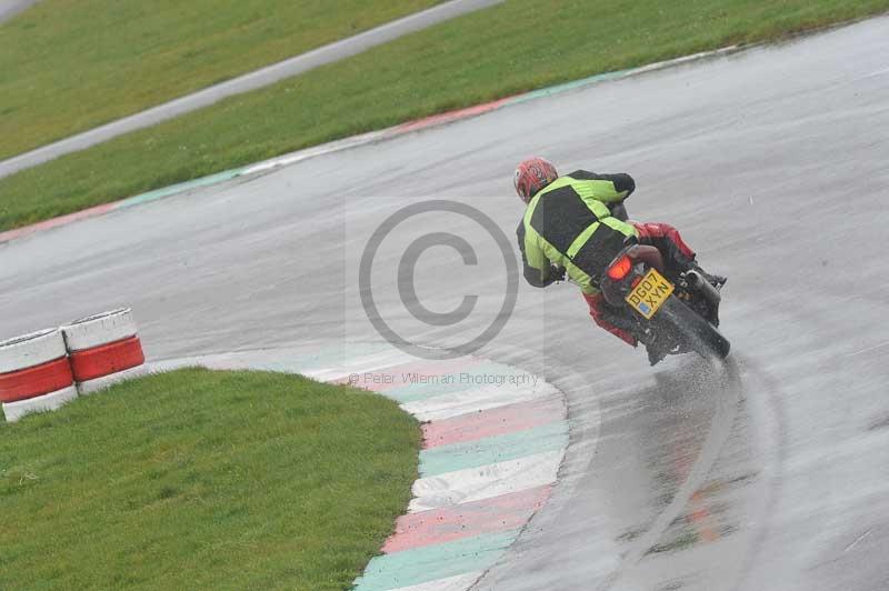 Motorcycle action photographs;anglesey circuit;anglesey trackday photographs;event digital images;eventdigitalimages;no limits trackday;oulton park circuit cheshire;peter wileman photography;trackday;trackday digital images;trackday photos;ty croes circuit wales