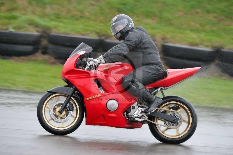 Motorcycle action photographs;anglesey circuit;anglesey trackday photographs;event digital images;eventdigitalimages;no limits trackday;oulton park circuit cheshire;peter wileman photography;trackday;trackday digital images;trackday photos;ty croes circuit wales