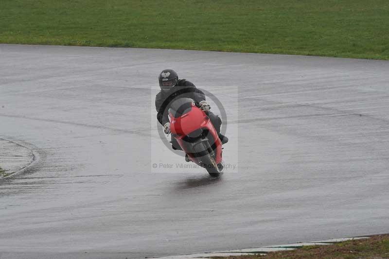 Motorcycle action photographs;anglesey circuit;anglesey trackday photographs;event digital images;eventdigitalimages;no limits trackday;oulton park circuit cheshire;peter wileman photography;trackday;trackday digital images;trackday photos;ty croes circuit wales