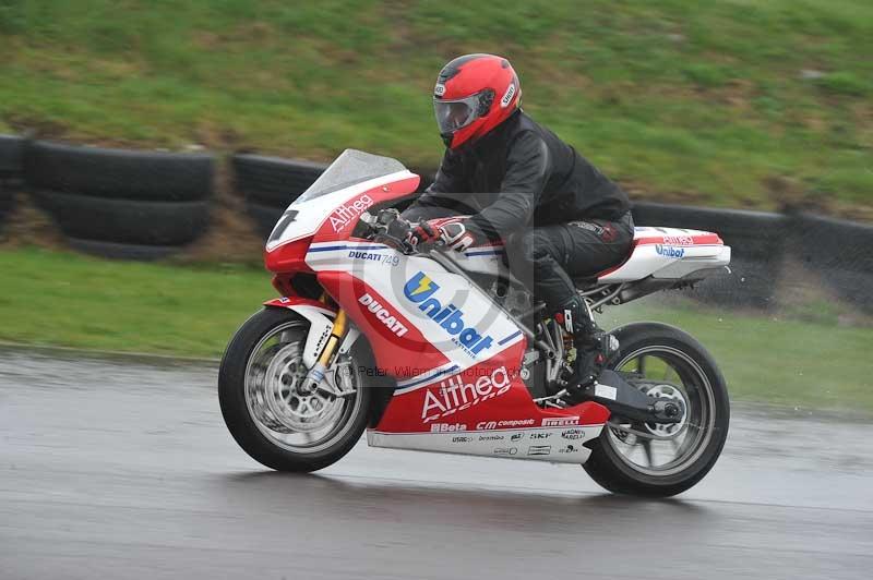 Motorcycle action photographs;anglesey circuit;anglesey trackday photographs;event digital images;eventdigitalimages;no limits trackday;oulton park circuit cheshire;peter wileman photography;trackday;trackday digital images;trackday photos;ty croes circuit wales