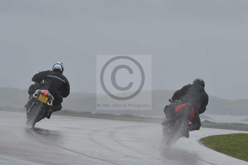 Motorcycle action photographs;anglesey circuit;anglesey trackday photographs;event digital images;eventdigitalimages;no limits trackday;oulton park circuit cheshire;peter wileman photography;trackday;trackday digital images;trackday photos;ty croes circuit wales