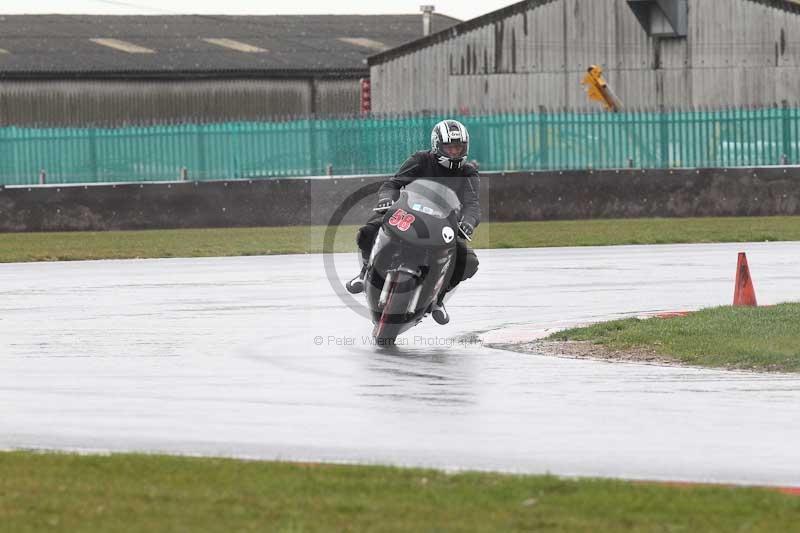 Motorcycle action photographs;Trackday digital images;event digital images;eventdigitalimages;no limits trackday;peter wileman photography;snetterton;snetterton circuit norfolk;snetterton photographs;trackday;trackday photos