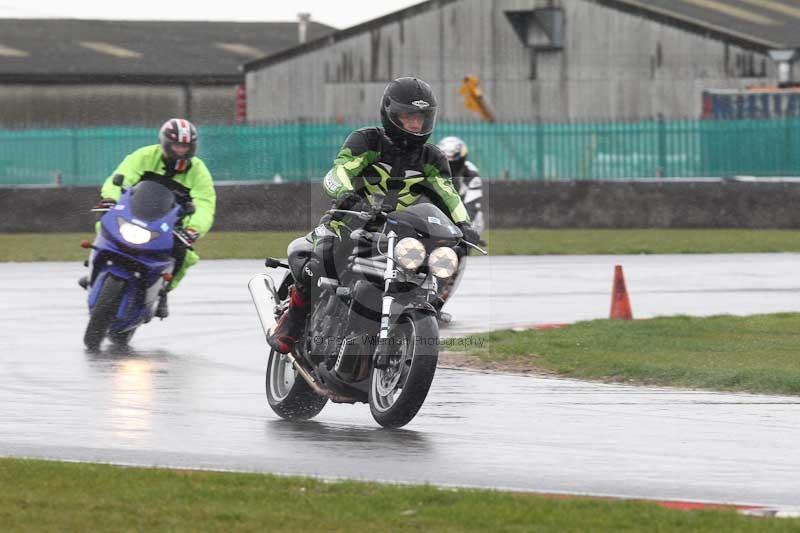 Motorcycle action photographs;Trackday digital images;event digital images;eventdigitalimages;no limits trackday;peter wileman photography;snetterton;snetterton circuit norfolk;snetterton photographs;trackday;trackday photos