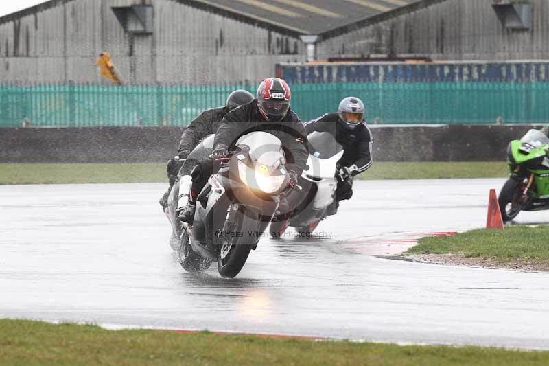 Motorcycle action photographs;Trackday digital images;event digital images;eventdigitalimages;no limits trackday;peter wileman photography;snetterton;snetterton circuit norfolk;snetterton photographs;trackday;trackday photos