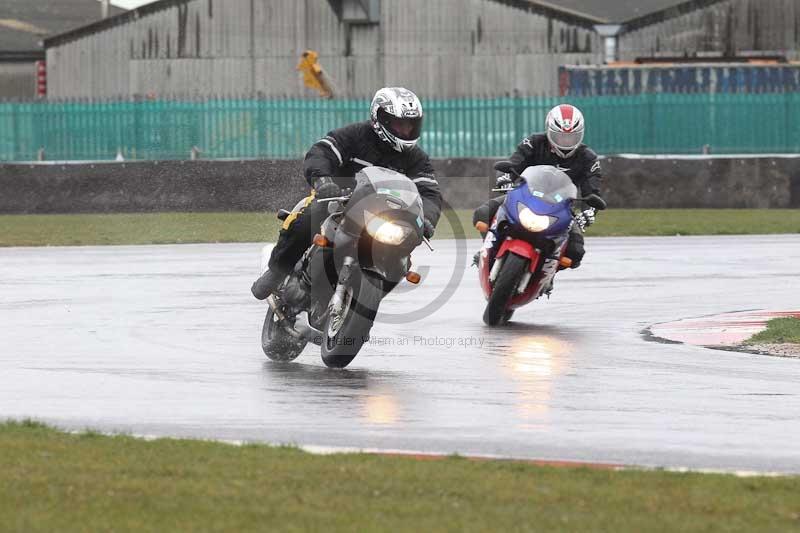 Motorcycle action photographs;Trackday digital images;event digital images;eventdigitalimages;no limits trackday;peter wileman photography;snetterton;snetterton circuit norfolk;snetterton photographs;trackday;trackday photos