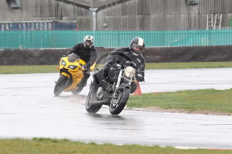 Motorcycle action photographs;Trackday digital images;event digital images;eventdigitalimages;no limits trackday;peter wileman photography;snetterton;snetterton circuit norfolk;snetterton photographs;trackday;trackday photos