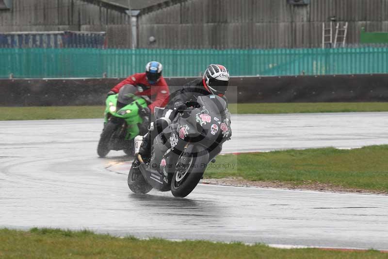 Motorcycle action photographs;Trackday digital images;event digital images;eventdigitalimages;no limits trackday;peter wileman photography;snetterton;snetterton circuit norfolk;snetterton photographs;trackday;trackday photos