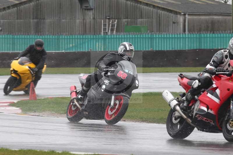 Motorcycle action photographs;Trackday digital images;event digital images;eventdigitalimages;no limits trackday;peter wileman photography;snetterton;snetterton circuit norfolk;snetterton photographs;trackday;trackday photos