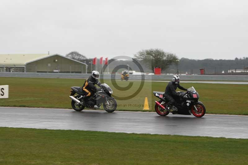 Motorcycle action photographs;Trackday digital images;event digital images;eventdigitalimages;no limits trackday;peter wileman photography;snetterton;snetterton circuit norfolk;snetterton photographs;trackday;trackday photos