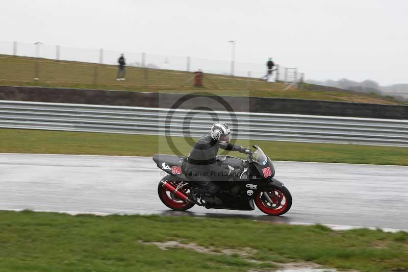 Motorcycle action photographs;Trackday digital images;event digital images;eventdigitalimages;no limits trackday;peter wileman photography;snetterton;snetterton circuit norfolk;snetterton photographs;trackday;trackday photos