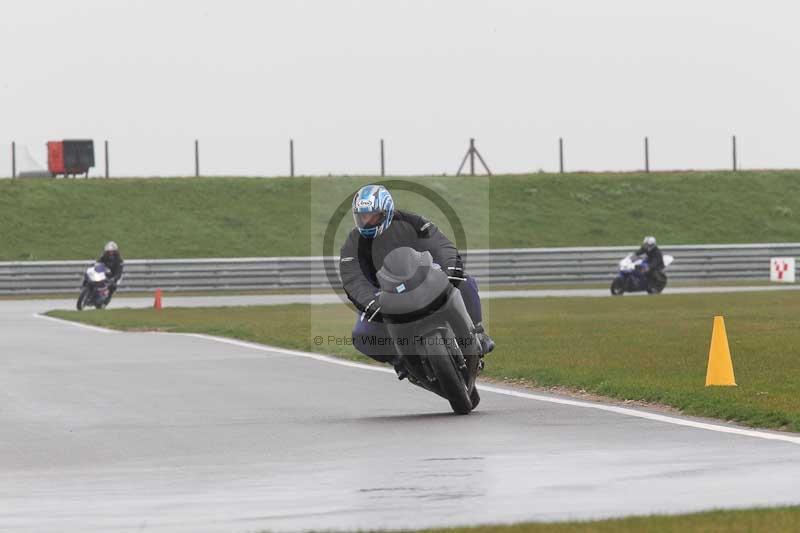 Motorcycle action photographs;Trackday digital images;event digital images;eventdigitalimages;no limits trackday;peter wileman photography;snetterton;snetterton circuit norfolk;snetterton photographs;trackday;trackday photos