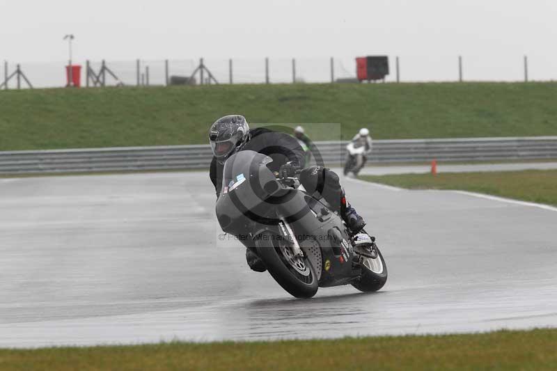 Motorcycle action photographs;Trackday digital images;event digital images;eventdigitalimages;no limits trackday;peter wileman photography;snetterton;snetterton circuit norfolk;snetterton photographs;trackday;trackday photos