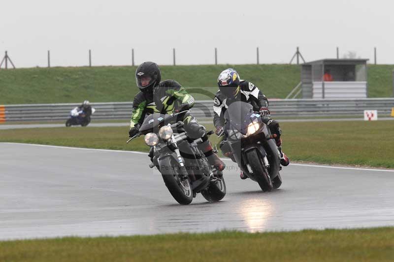 Motorcycle action photographs;Trackday digital images;event digital images;eventdigitalimages;no limits trackday;peter wileman photography;snetterton;snetterton circuit norfolk;snetterton photographs;trackday;trackday photos